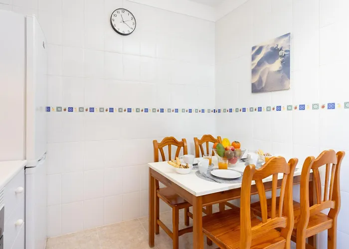 Tenohomes Warm And Comfortable Stay, Silos *