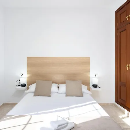 Tenohomes Warm And Comfortable Stay, Silos
