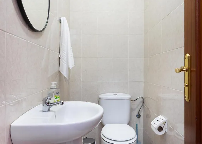 Tenohomes Warm And Comfortable Stay, Silos